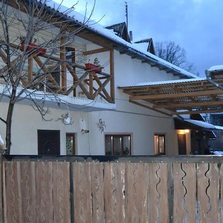 Отель Карпатський Дуб Яремча Экстерьер фото